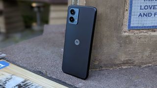 Moto G 5G (2023) outdoors