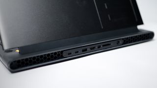 Alienware m18 R2