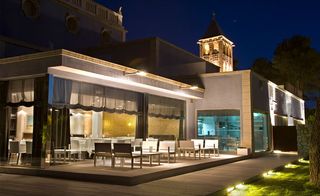 Hotel Ferrero, Valencia outside dinning area