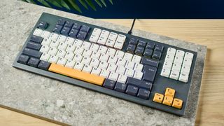 Photograph of KSI-Wombat Willow Pro mechanical keyboard