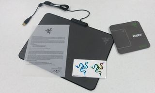 Razer Firefly Light-up Mouse Mat box contents