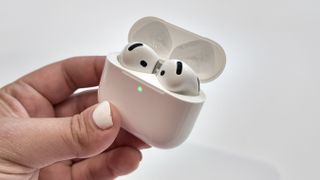 AirPods 4