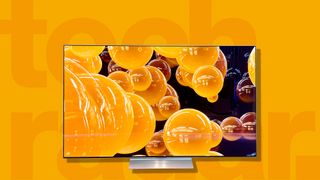 Paras 4K-televisio keltaisella TechRadar-taustalla