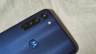 Moto G8