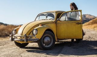 Bumblebee Haliee Steinfeld Charlie and Bumblebee in the desert