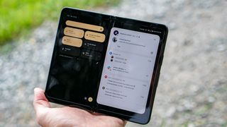 The split notification pane on the Google Pixel Fold
