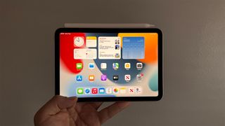 Close up images of the iPad Mini (2021) tablet