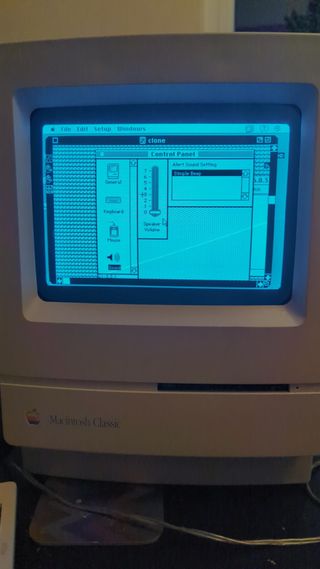 Using remote control software Timbuktu on a Macintosh Classic to check functionality of Macintosh Plus clone