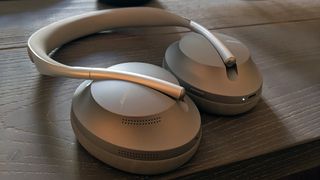 Bose 700 review: build