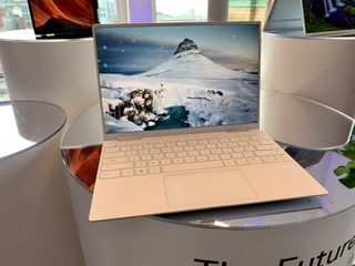 Dell XPS 13 2-in-1 2019 open