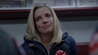 Kara Killmer as Brett on Chicago Fire screenshot