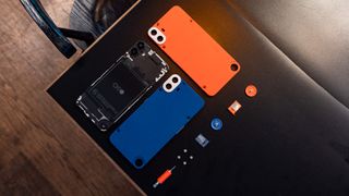 Replacing the back plate on the CMF Phone 1