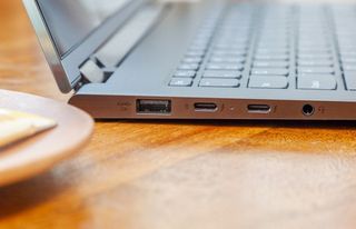 lenovo-yoga-c930-left-ports