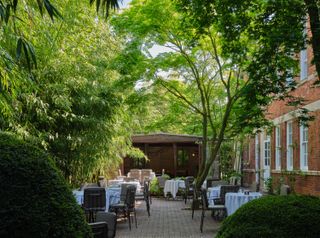 ladbroke hall garden