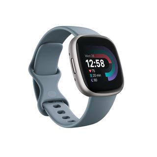 Fitbit Versa 4 in Blue/Platinum