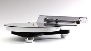 Turntable: Rega Naia/Aphelion 2