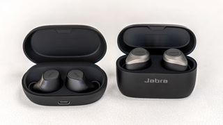 Jabra Elite 7 Pro and Jabra Elite 85t next to each other.