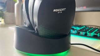 Roccat Syn Max Air sitting on desk