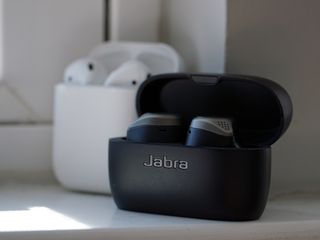 Jabra 75t vs AirPods 2