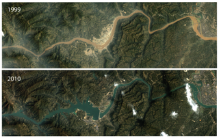 two views of a river by satellite. the top view shows a lot of sediment in the river. the bottom view shows a clear river without sediment