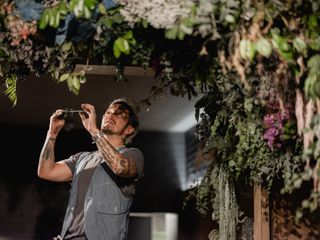 Satoshi Kawamoto creating his plant installation at Sachi restaurant at the Pantechnicon in London