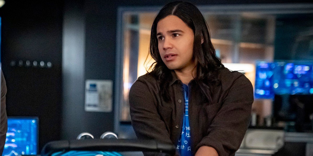 Cisco looking sad The Flash CW