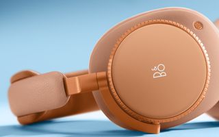 Bang & Olufsen H100 in Apricot