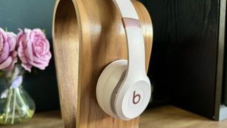 Beats Solo 4 hands on image