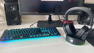 Roccat Syn Max Air sitting on desk