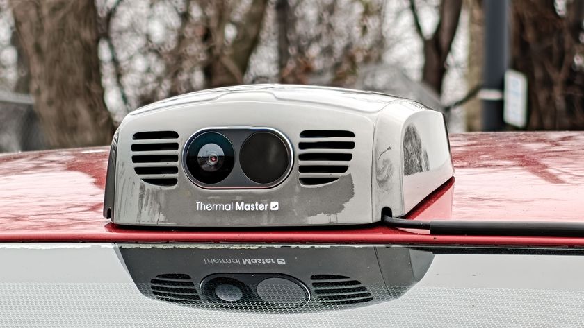 Thermal Master NV300 MAX on car.