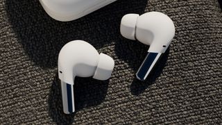 OnePlus Buds Pro vs. AirPods Pro