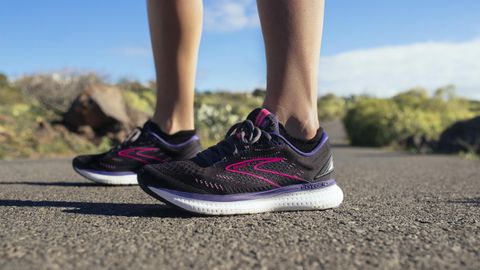 Brooks Glycerin 19 side profile on feet