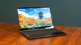 ASUS Zenbook Flip S UX371