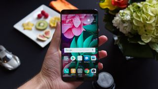 The Huawei Mate 10 actually has a sharper screen than the Mate 10 Pro