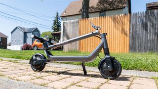 Apollo Go scooter.