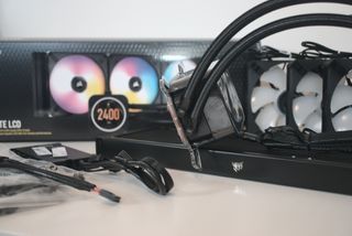 Corsair H150i Elite LCD