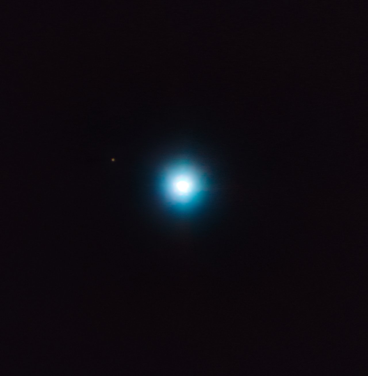 Direct Image of Likely Exoplanet by Very Large Telescope