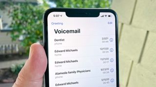 how to set up voicemail on an iphone