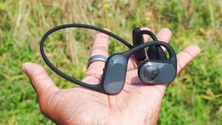 Soundpeats RunFree held in reviewers hand