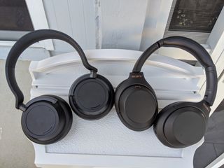 Sony WH-1000xM4 vs Microsoft Surface Headphones 2