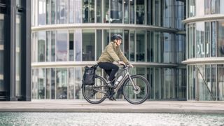 Jessica riding the Orbea Diem e-bike in Düsseldorf