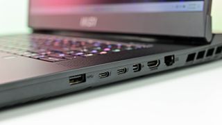 MSI Titan GT77