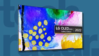 Beste LG TV: En 2022 LG OLED Evo mot en blå TechRadar-bakgrunn.