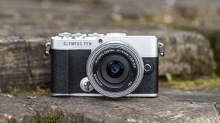 The Olympus PEN E-P7 with its 14-42mm kit lens