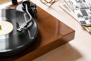 2024 horoscope: Fluance RT81+ Elite High Fidelity Vinyl Turntable for Capricorn