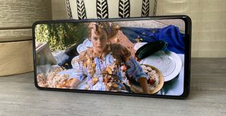 Samsung Galaxy S20 FE review display