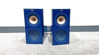 Standmount speaker: KEF R3 Meta