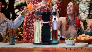 BLACK+DECKER Bev drink machine at dinner party