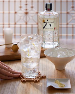 Roku gin