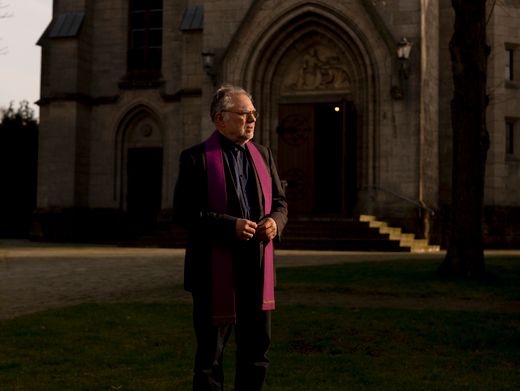 Tausenden von Menschen hat Pastor Arndt die Beichte abgenommen, ihnen Sünden vergeben und einen Segen erteilt